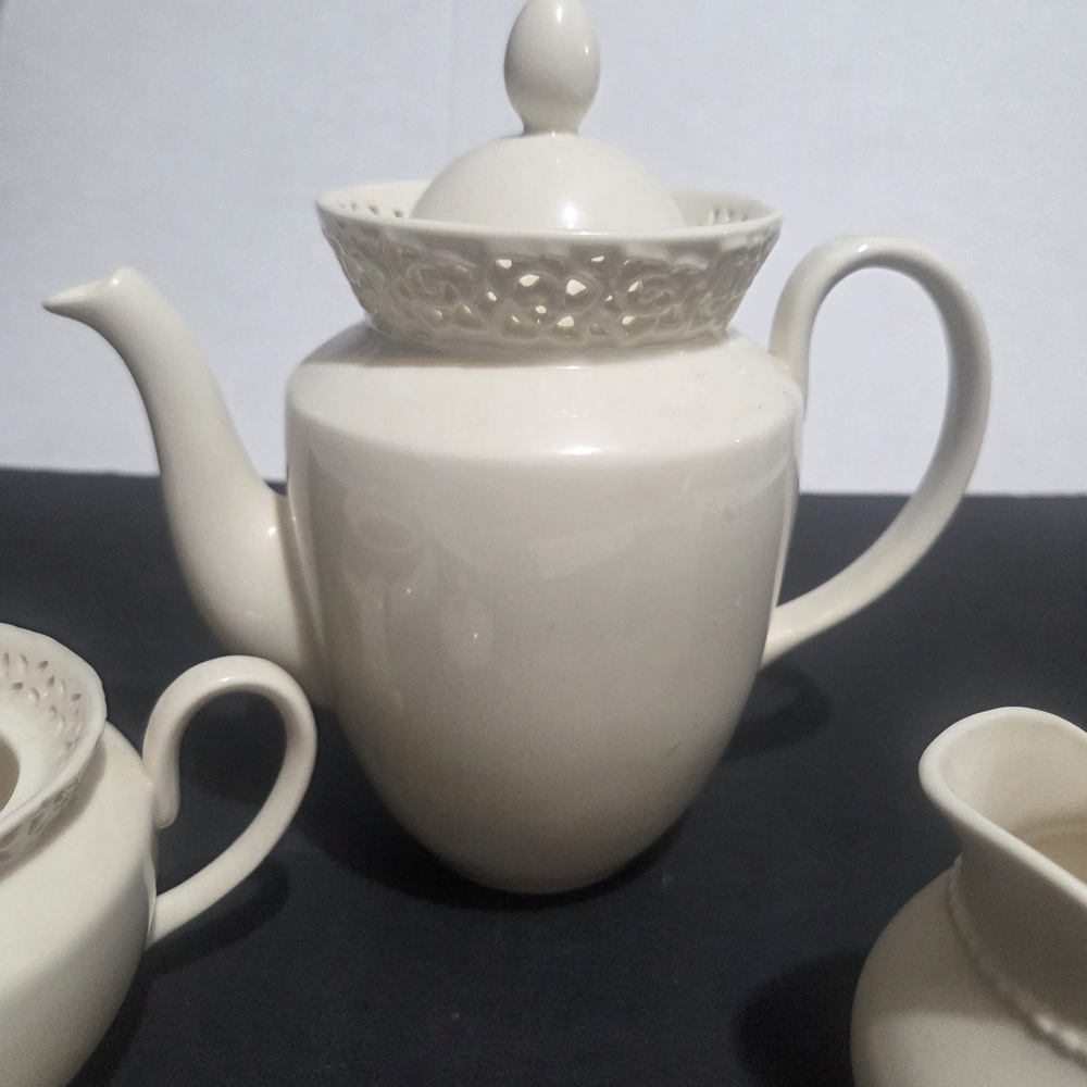 Cream Ceramic Tea Set with Teapot, Sugar Bowl & Creamer - Picture 6 of 8
